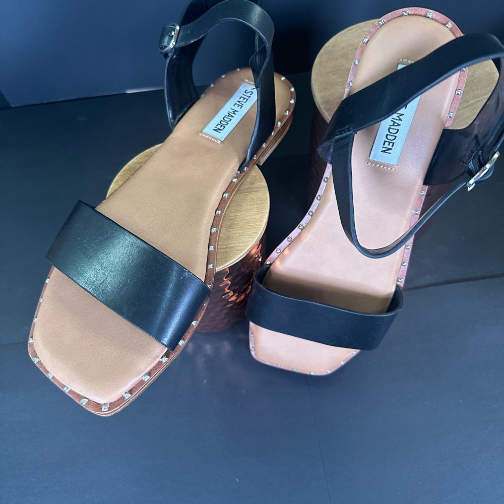 Steve Madden Women's Theories Flat Sandal - Picture 5 of 12